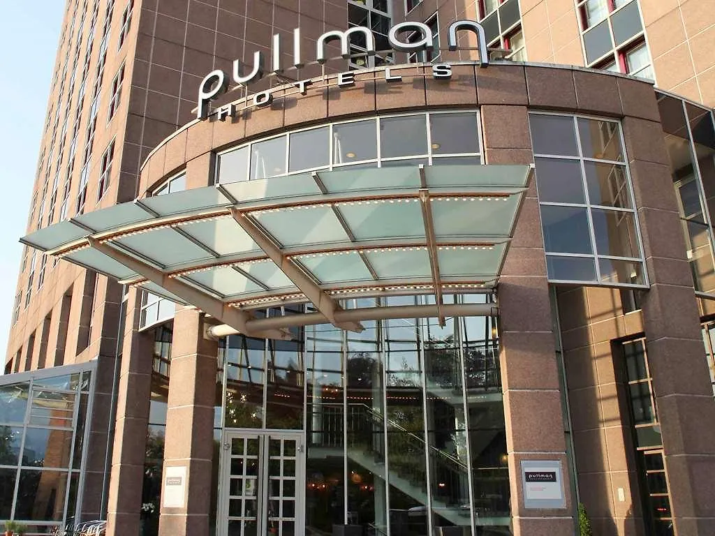 מלון Pullman Stuttgart Fontana