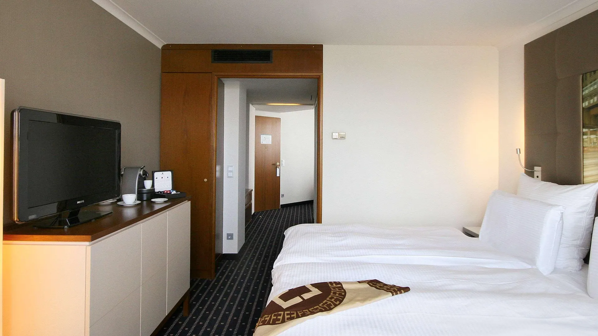 מלון Pullman Stuttgart Fontana