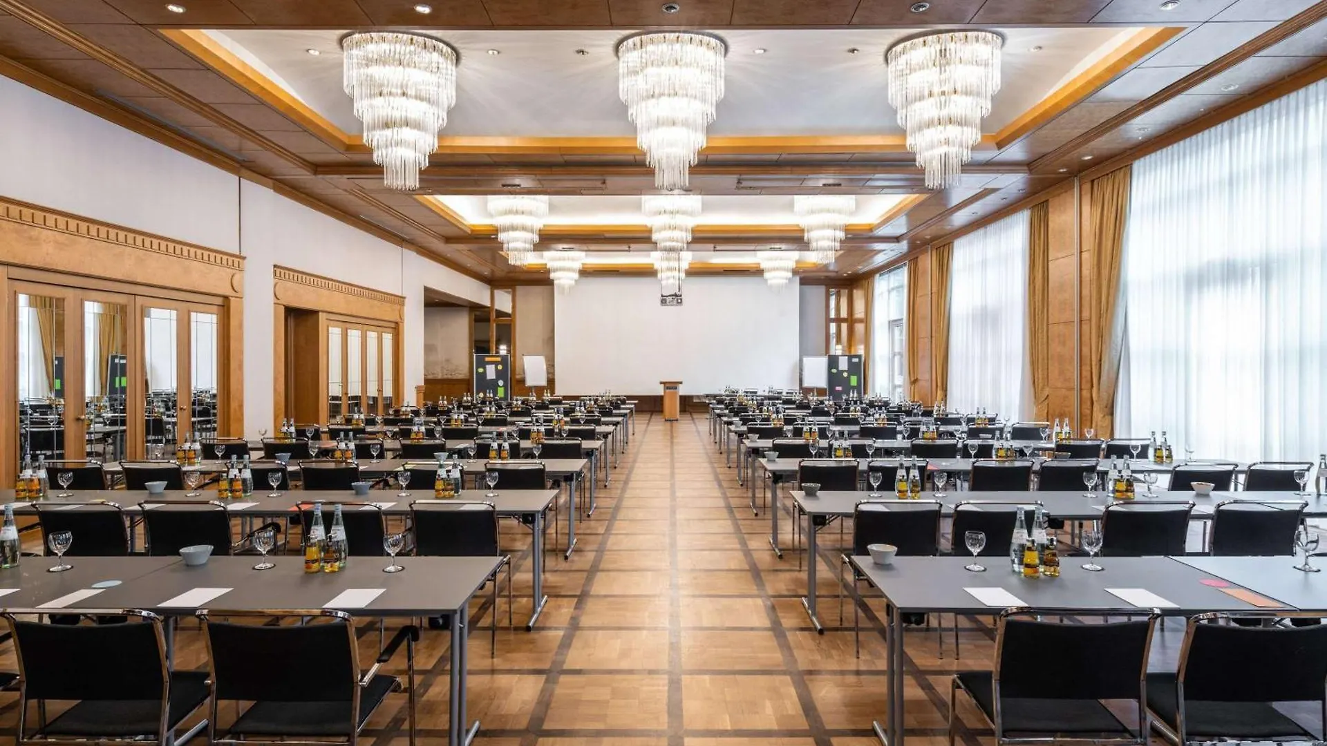 Pullman Stuttgart Fontana Hotel 4*,